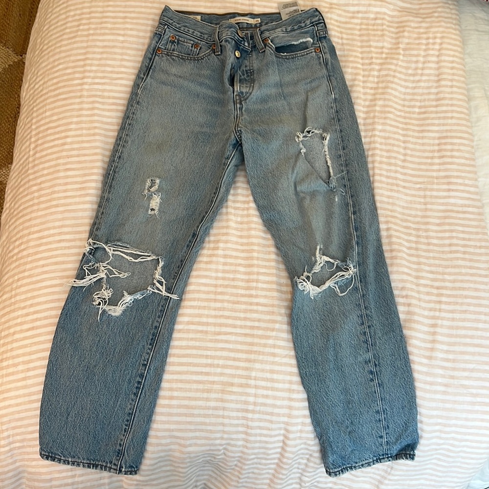 Levi ripped jeans size 26